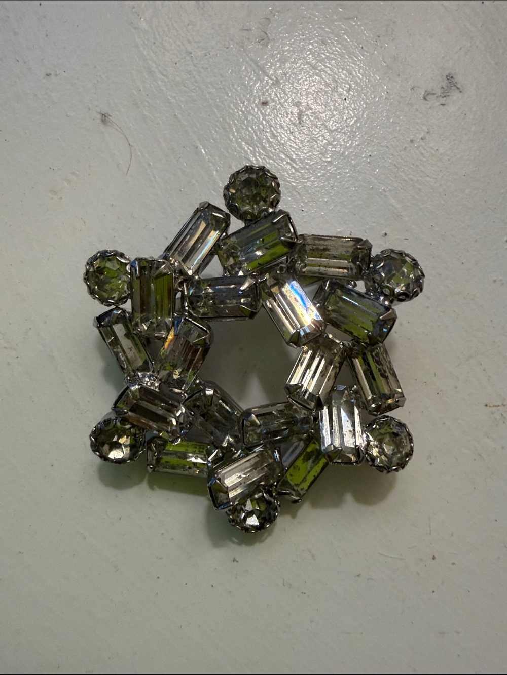 Crystal Cluster Brooch w/Clear rhinestones